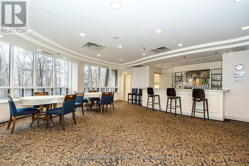 718 - 16 Dallimore Circle, Toronto (Banbury-Don Mills), ON - Indoor Photo Showing Dining Room