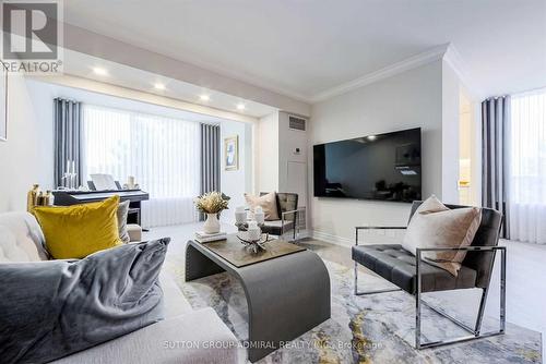 301 - 110 Promenade Circle, Vaughan (Brownridge), ON - Indoor Photo Showing Living Room