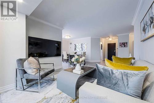 301 - 110 Promenade Circle, Vaughan (Brownridge), ON - Indoor Photo Showing Living Room