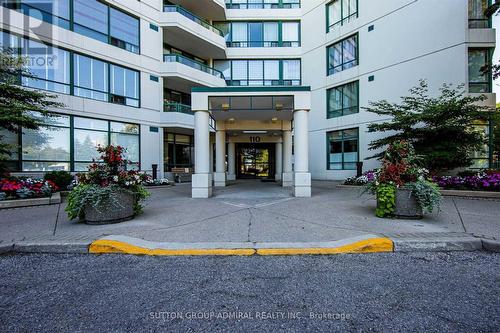 301 - 110 Promenade Circle, Vaughan, ON - Outdoor