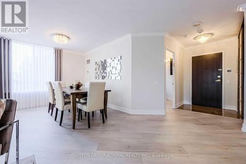 301 - 110 Promenade Circle, Vaughan (Brownridge), ON - Indoor Photo Showing Dining Room