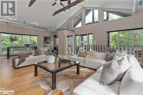 21 Trails End, Collingwood, ON - Indoor Photo Showing Living Room