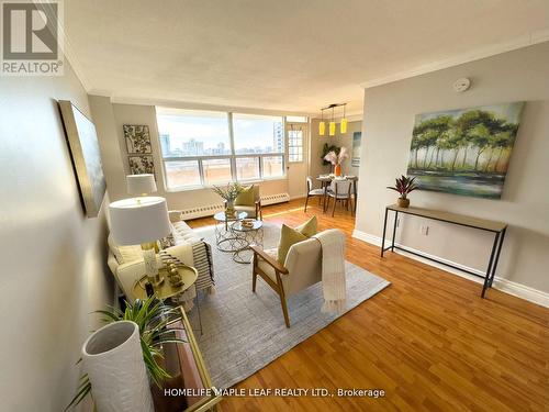 908 - 3120 Kirwin Avenue, Mississauga, ON - Indoor Photo Showing Living Room