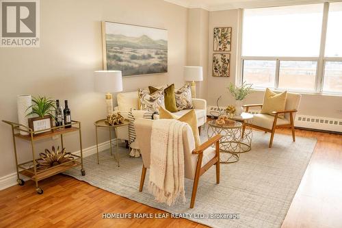 908 - 3120 Kirwin Avenue, Mississauga, ON - Indoor Photo Showing Living Room