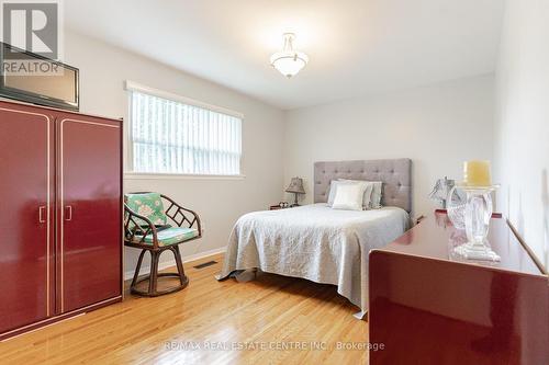 38 Basildon Crescent, Brampton (Avondale), ON - Indoor Photo Showing Bedroom