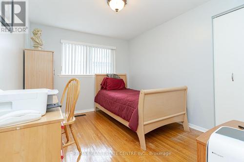 38 Basildon Crescent, Brampton (Avondale), ON - Indoor Photo Showing Bedroom