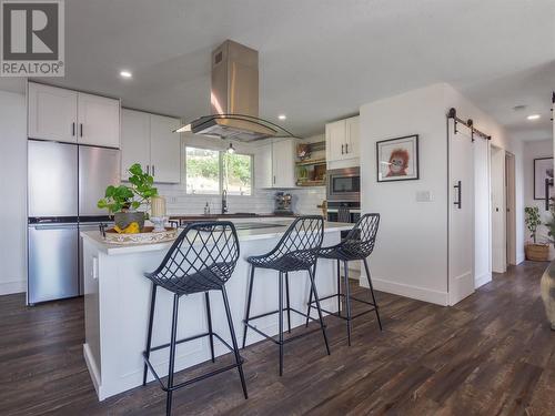 3830 Albrecht Road, Naramata, BC - Indoor Photo Showing Kitchen