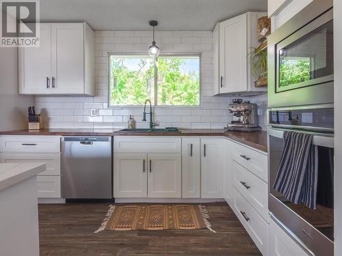 3830 Albrecht Road, Naramata, BC - Indoor Photo Showing Kitchen With Upgraded Kitchen