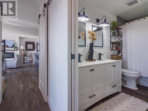 3830 Albrecht Road, Naramata, BC - Indoor Photo Showing Bathroom