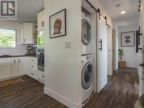 3830 Albrecht Road, Naramata, BC - Indoor Photo Showing Laundry Room