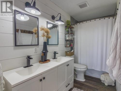 3830 Albrecht Road, Naramata, BC - Indoor Photo Showing Bathroom