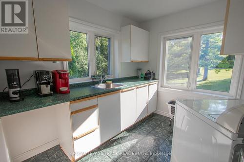 58 Clifford Drive, Kawartha Lakes (Dunsford), ON - Indoor Photo Showing Kitchen