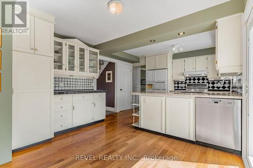 38 Oceanic Drive, Hamilton (Lakeshore), ON - Indoor Photo Showing Kitchen