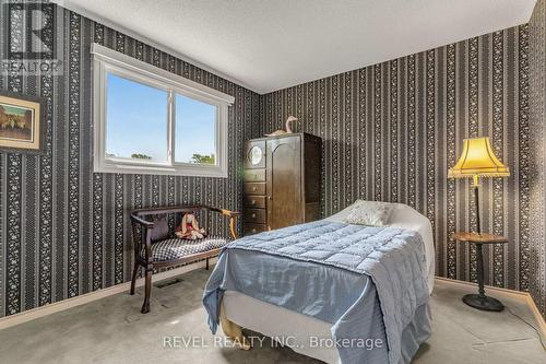 38 Oceanic Drive, Hamilton (Lakeshore), ON - Indoor Photo Showing Bedroom