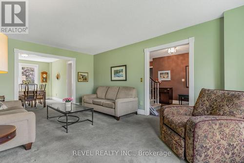 38 Oceanic Drive, Hamilton (Lakeshore), ON - Indoor Photo Showing Living Room