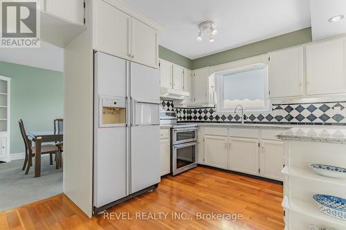 38 Oceanic Drive, Hamilton (Lakeshore), ON - Indoor Photo Showing Kitchen