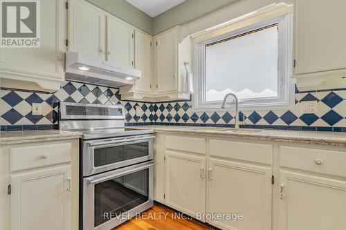 38 Oceanic Drive, Hamilton (Lakeshore), ON - Indoor Photo Showing Kitchen