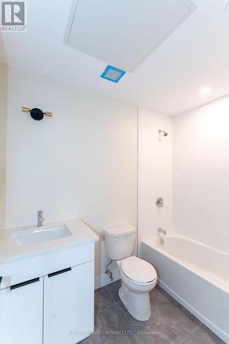 405 - 169 James Street S, Hamilton, ON - Indoor Photo Showing Bathroom