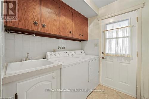 4 Prince Robert Court, St. Catharines, ON - Indoor Photo Showing Laundry Room