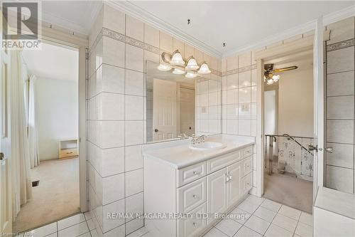 4 Prince Robert Court, St. Catharines, ON - Indoor Photo Showing Bathroom