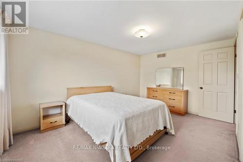 4 Prince Robert Court, St. Catharines, ON - Indoor Photo Showing Bedroom