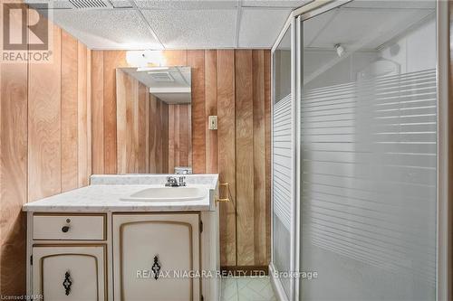 4 Prince Robert Court, St. Catharines, ON - Indoor Photo Showing Laundry Room