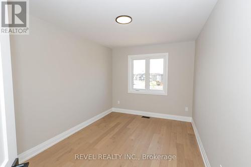 110 Elvira Way, Thorold, ON - Indoor Photo Showing Other Room