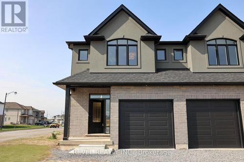 110 Elvira Way, Thorold, ON - Outdoor