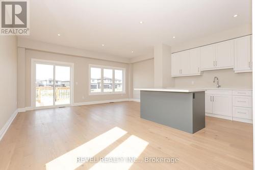 110 Elvira Way, Thorold, ON - Indoor Photo Showing Kitchen