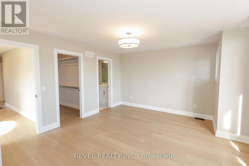 110 Elvira Way, Thorold, ON - Indoor Photo Showing Other Room