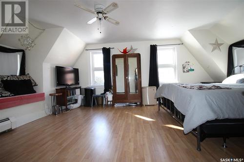 215 7Th Avenue E, Shaunavon, SK - Indoor Photo Showing Bedroom