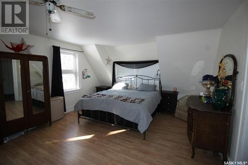 215 7Th Avenue E, Shaunavon, SK - Indoor Photo Showing Bedroom