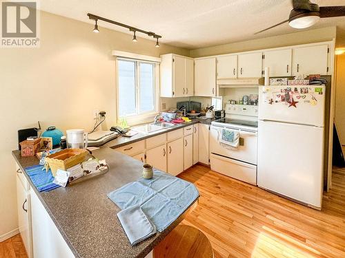 624 Young Street Unit# 4-, Penticton, BC - Indoor Photo Showing Kitchen