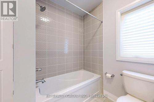 10 Periwinkle Road, Springwater (Midhurst), ON - Indoor Photo Showing Bathroom