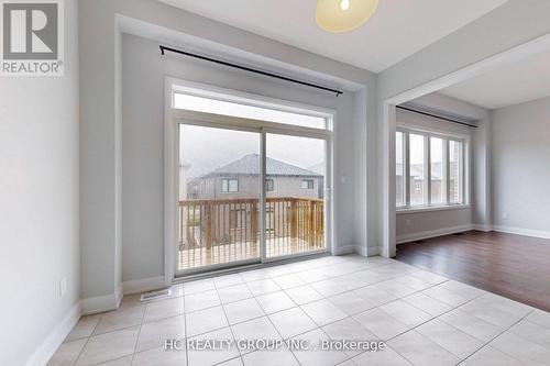 10 Periwinkle Road, Springwater (Midhurst), ON - Indoor Photo Showing Other Room