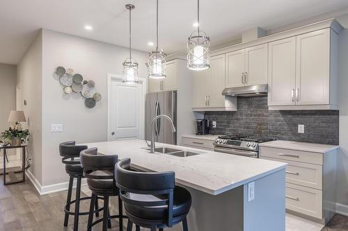 14 Campbell Street, Thorold, ON - Indoor Photo Showing Kitchen With Double Sink With Upgraded Kitchen