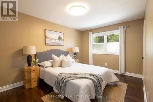 2315 Mount Forest Drive, Burlington (Mountainside), ON - Indoor Photo Showing Bedroom