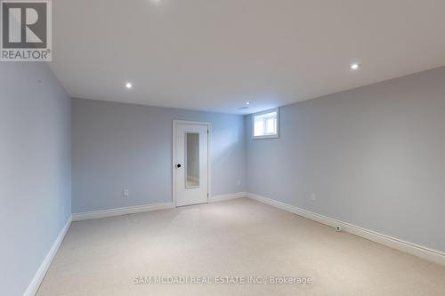 2315 Mount Forest Drive, Burlington (Mountainside), ON - Indoor Photo Showing Other Room