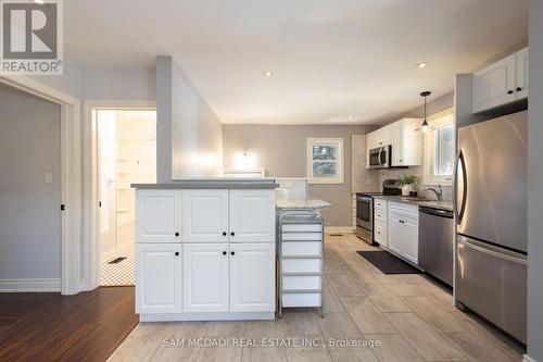 2315 Mount Forest Drive, Burlington (Mountainside), ON - Indoor Photo Showing Kitchen