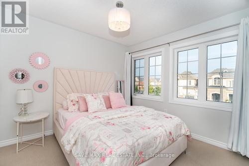 9 Upper Canada Court N, Halton Hills, ON - Indoor Photo Showing Bedroom