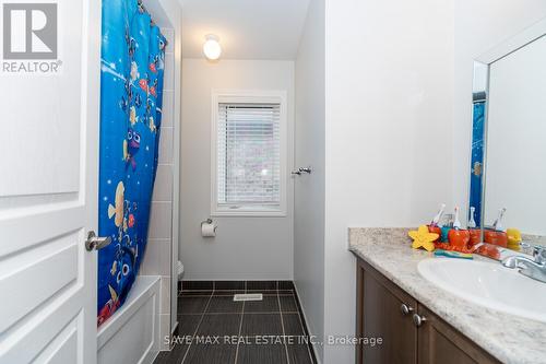 9 Upper Canada Court N, Halton Hills, ON - Indoor Photo Showing Bathroom