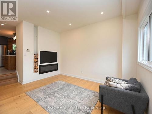 6199 Townwood Court, Mississauga (Meadowvale), ON - Indoor Photo Showing Living Room