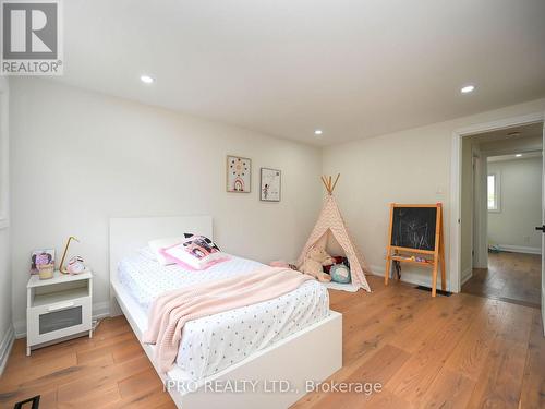 6199 Townwood Court, Mississauga (Meadowvale), ON - Indoor Photo Showing Bedroom