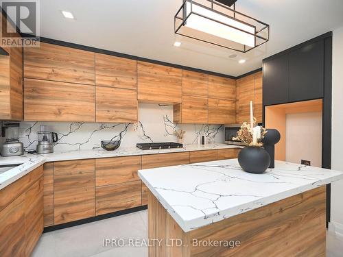 6199 Townwood Court, Mississauga (Meadowvale), ON - Indoor Photo Showing Kitchen