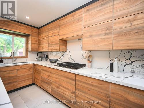 6199 Townwood Court, Mississauga (Meadowvale), ON - Indoor Photo Showing Kitchen