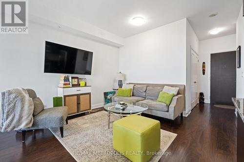 1503 - 25 Fontenay Court, Toronto (Edenbridge-Humber Valley), ON - Indoor Photo Showing Living Room