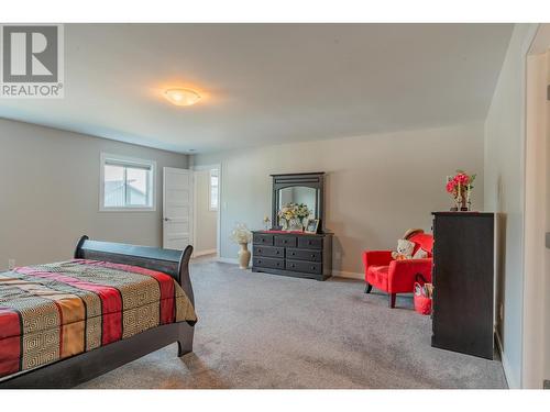 1532 Aspen Lane, Castlegar, BC - Indoor Photo Showing Bedroom