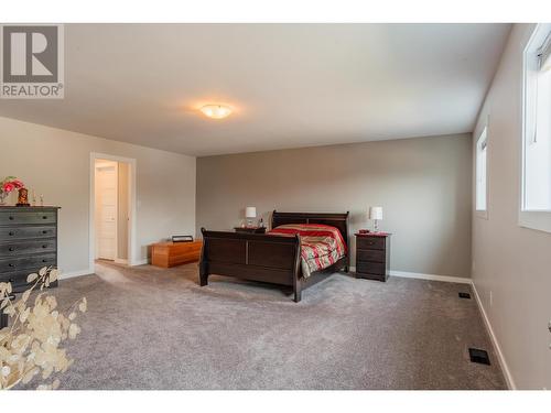 1532 Aspen Lane, Castlegar, BC - Indoor Photo Showing Bedroom