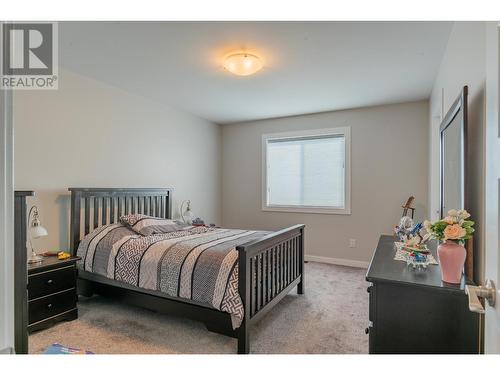 1532 Aspen Lane, Castlegar, BC - Indoor Photo Showing Bedroom