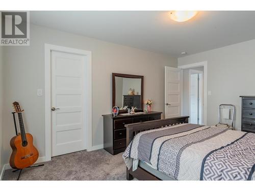 1532 Aspen Lane, Castlegar, BC - Indoor Photo Showing Bedroom